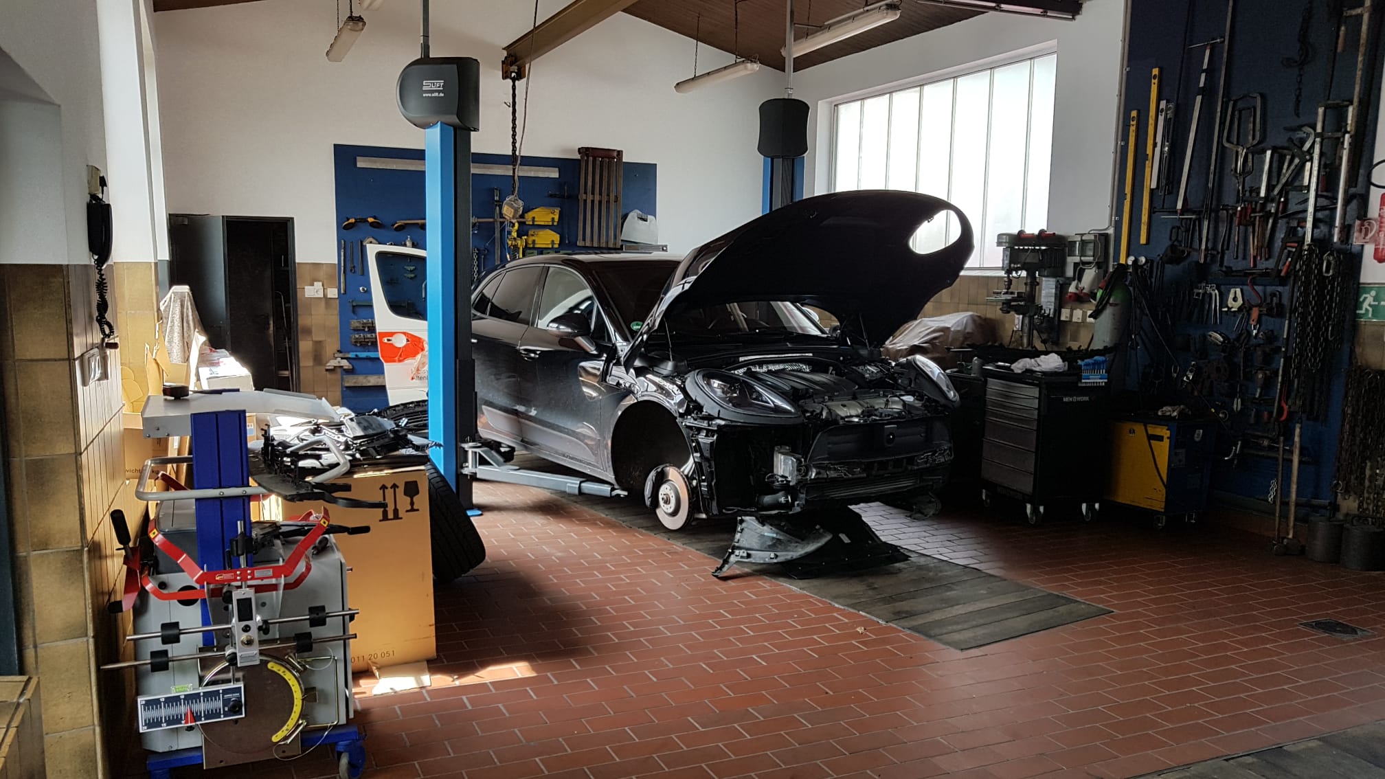Fahrzeug in Werkstatt kaputt